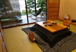 Maruyamaの部屋：松葉カニの間