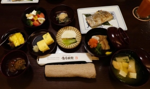 朝食